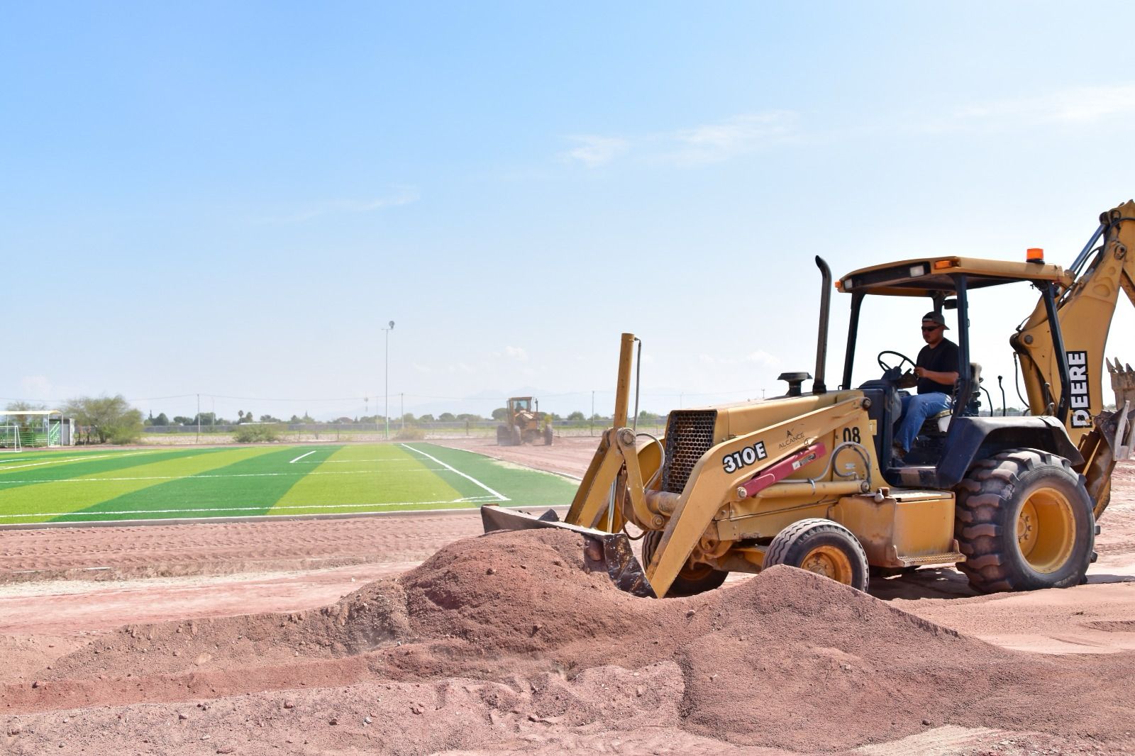 AVANZAN TRABAJOS EN PISTA DE ATLETISMO DE UNIDAD DEPORTIVA ...