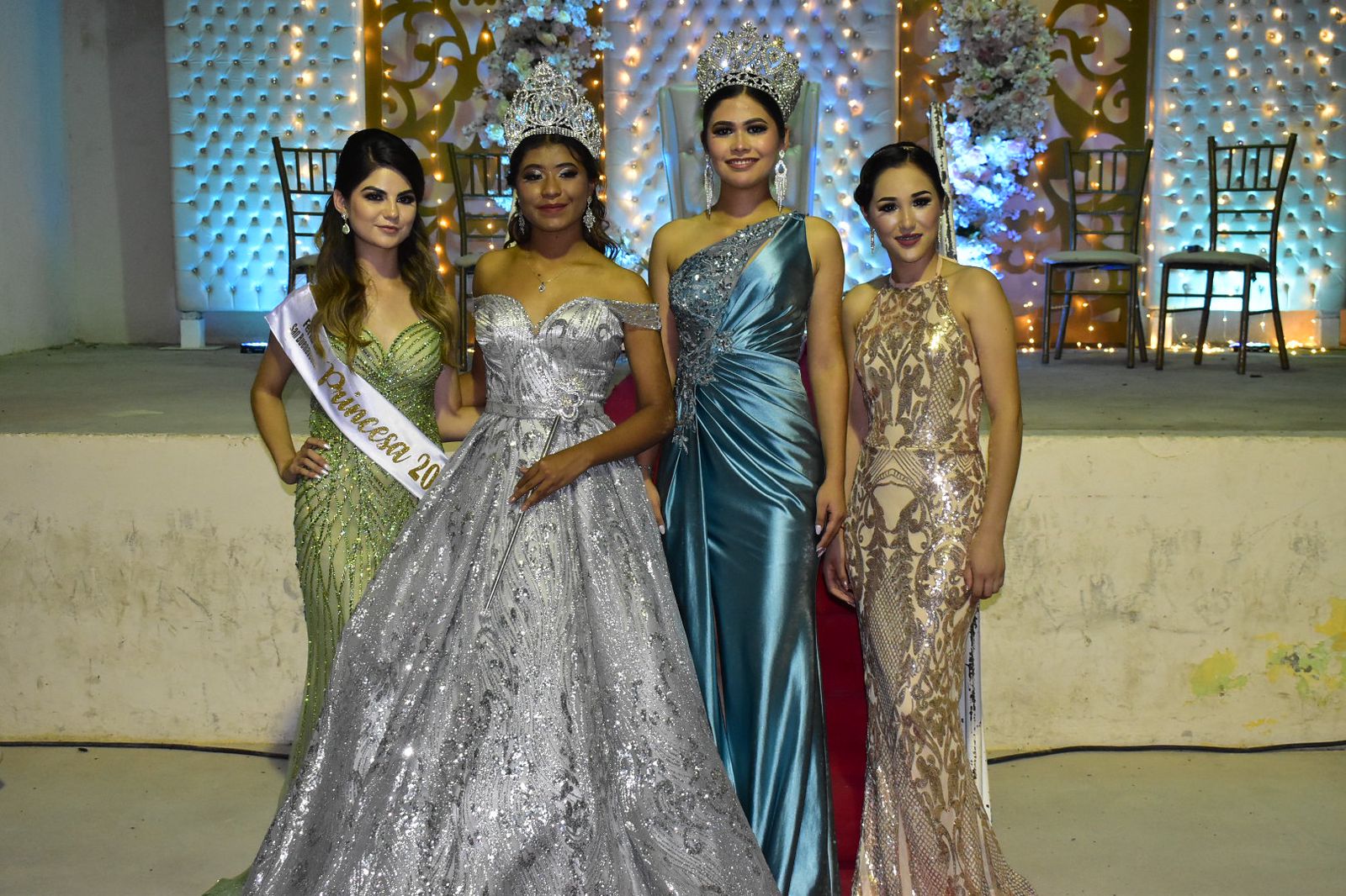 ADRIANA ANAELY ES CORONADA COMO LA FLOR MÁS BELLA DEL EJIDO SOMBRERETE ...